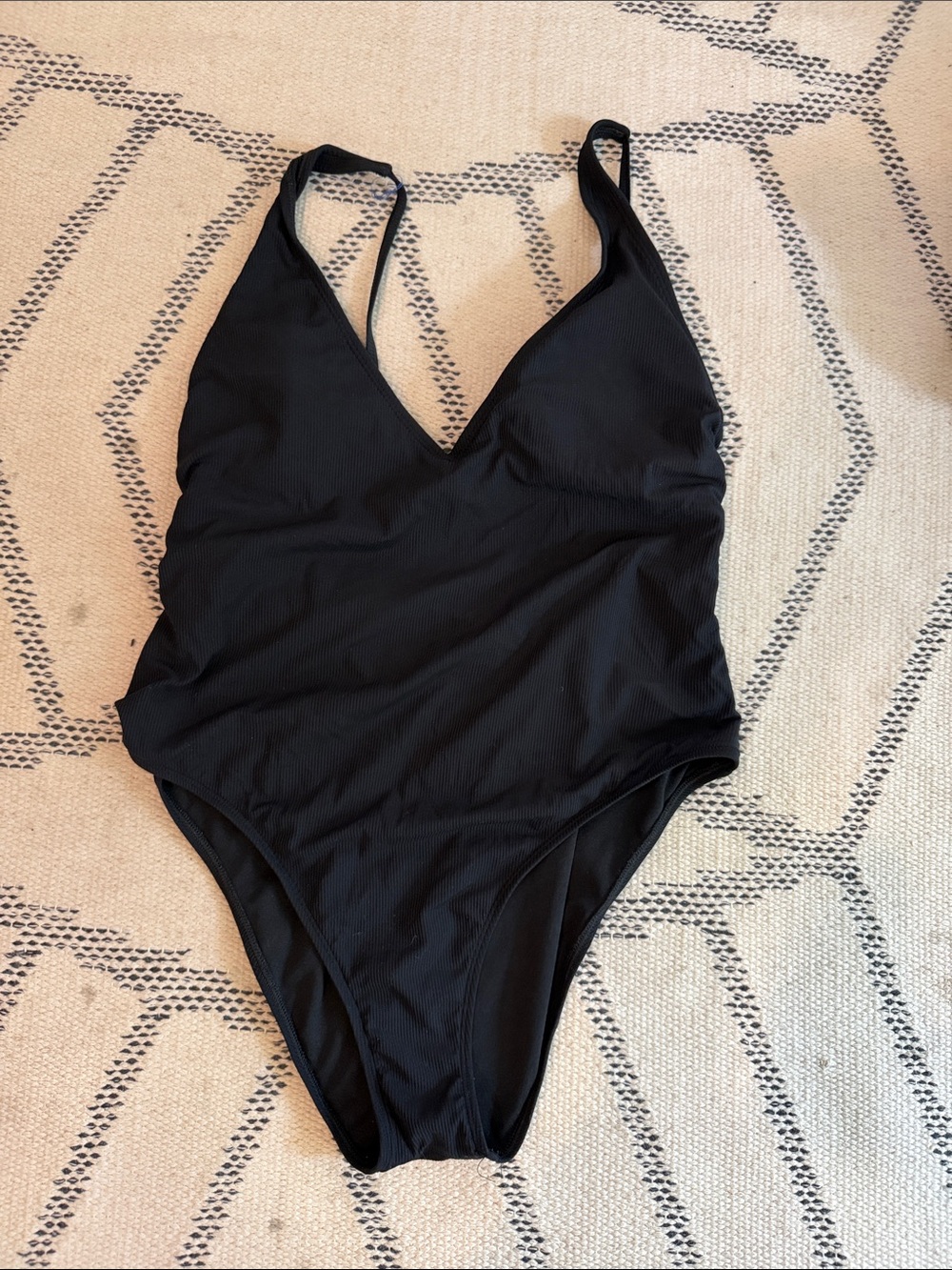 Shade and Shore Women's Black One-Piece Swimsuit - Classic V-Neck size 12–14